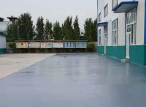 广州彩色路面喷涂翻新的材料对冬季